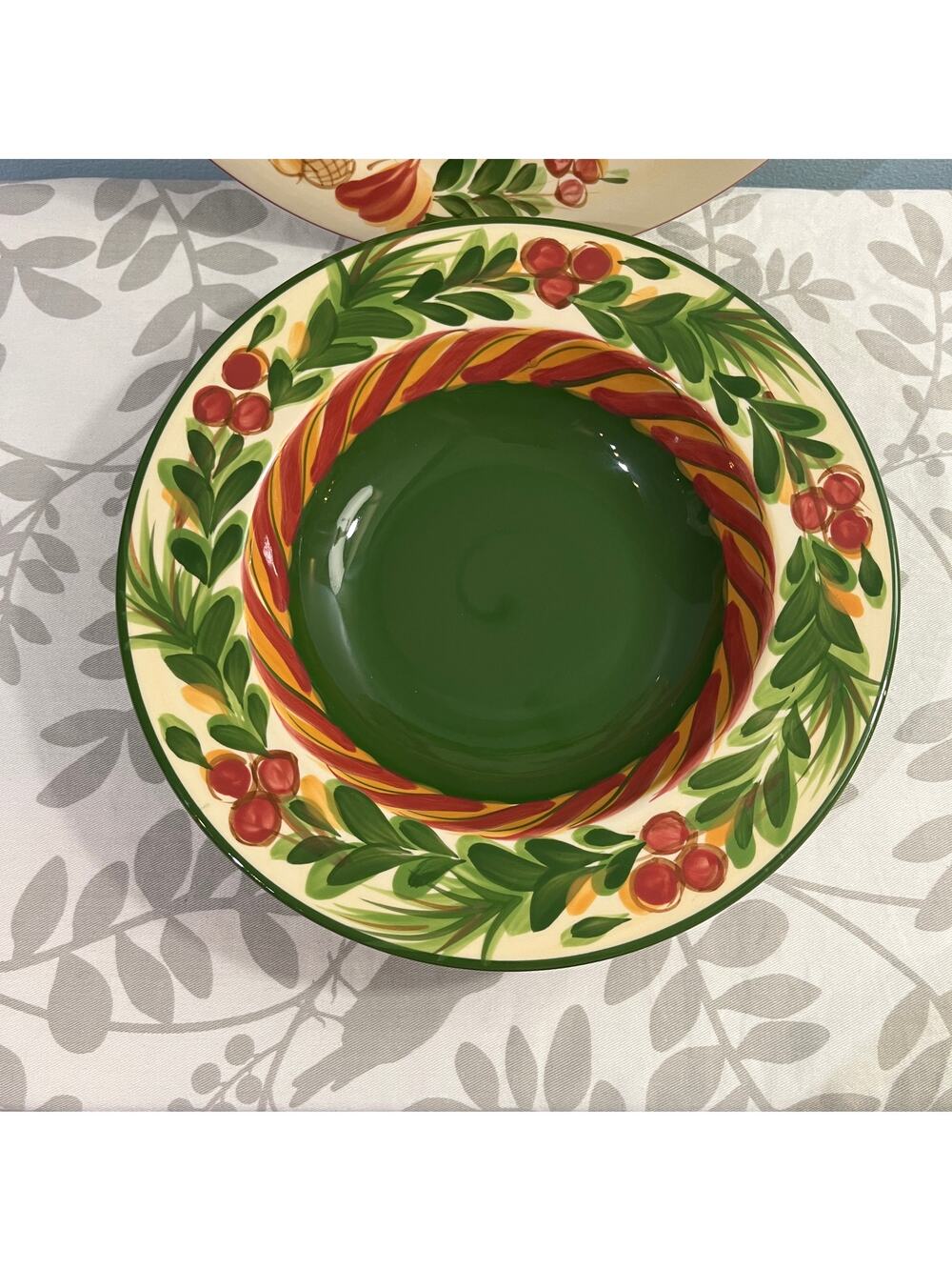 Gail Pittman 2002 Holiday Wreath Serving Bowl Hand Painted Acorn Berry Green